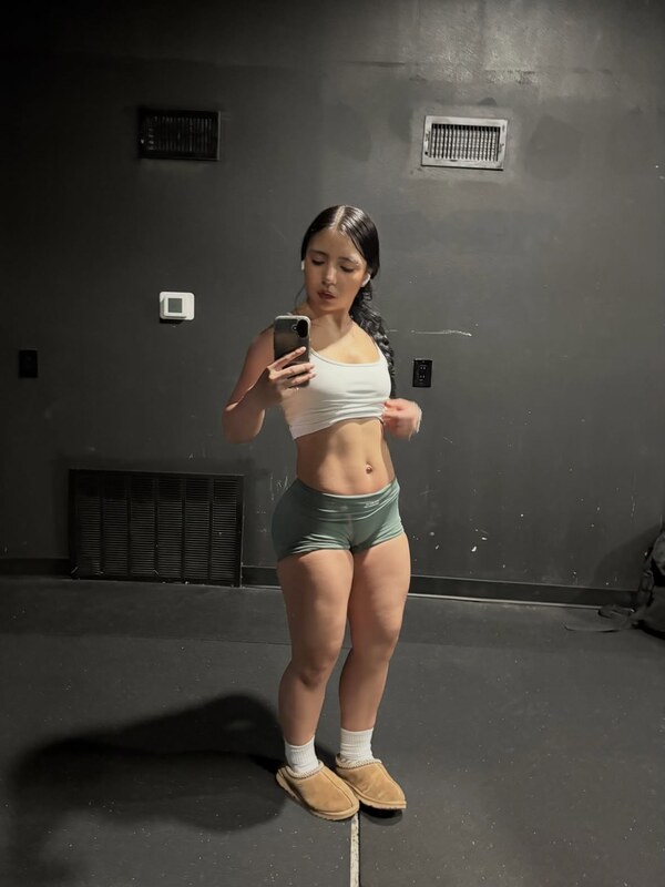 lesliem4rtinez nude photo 4