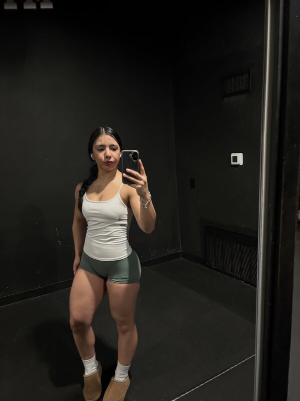 lesliem4rtinez nude photo 5