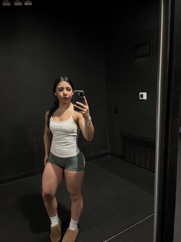 lesliem4rtinez nude photo 5