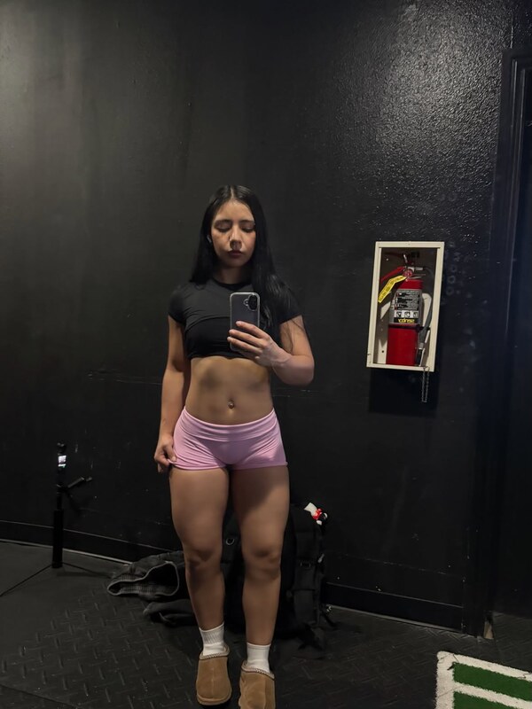 lesliem4rtinez nude photo 7