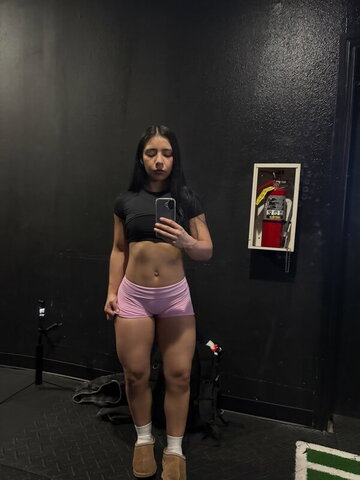 lesliem4rtinez nude photo 3
