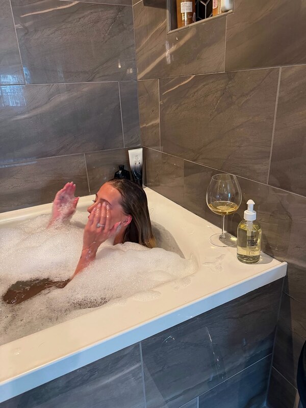 Lexi Drew nude photo 4