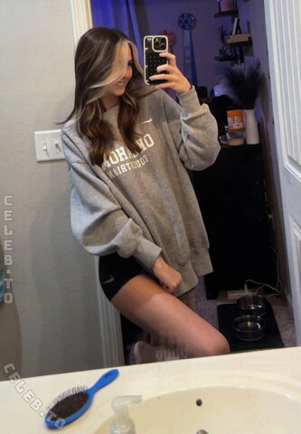 Lexi Smith nude photo 6