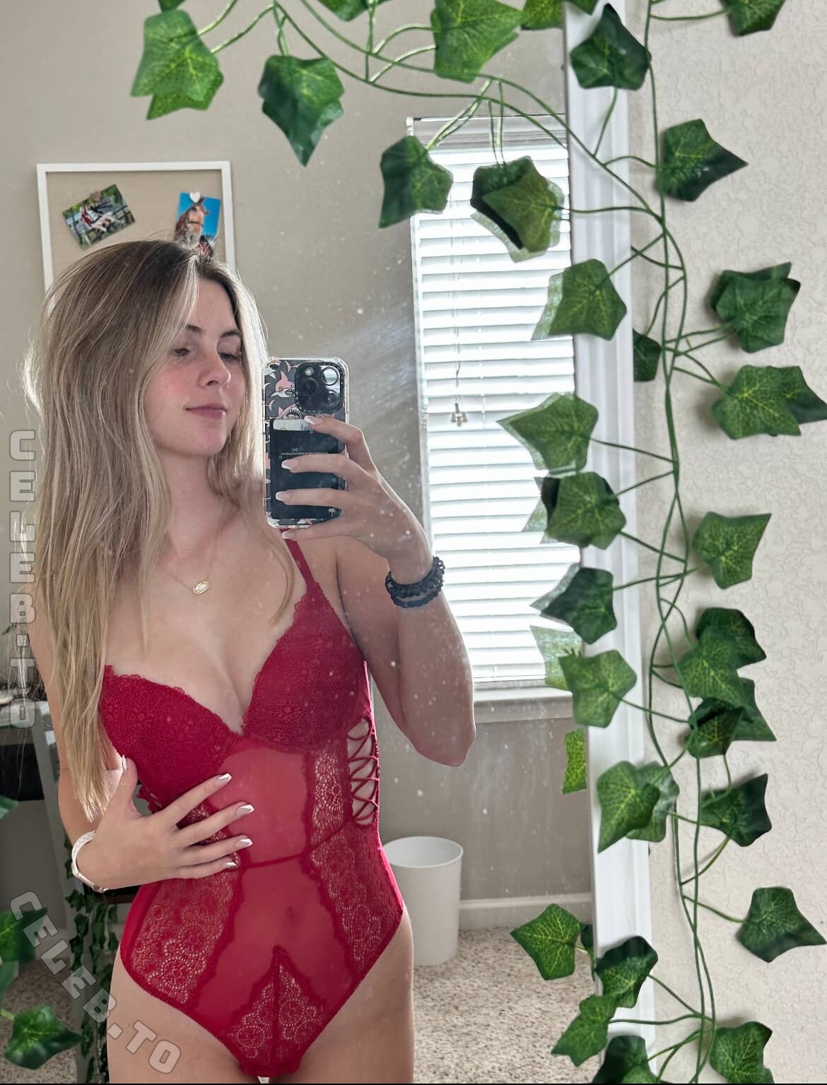 Lexi Smith nude photo 14