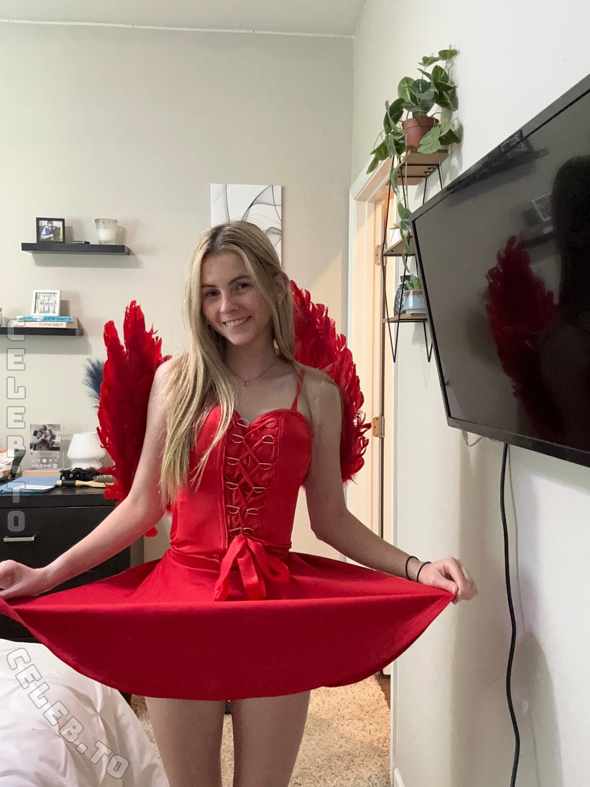 Lexi Smith nude photo 13