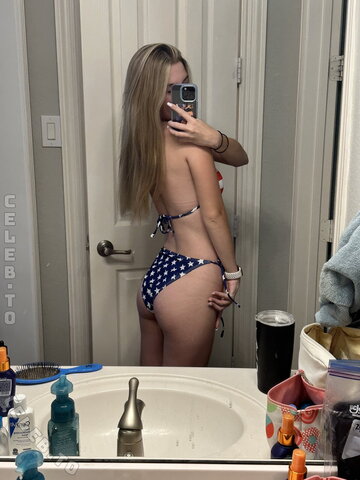 Lexi Smith nude photo 11