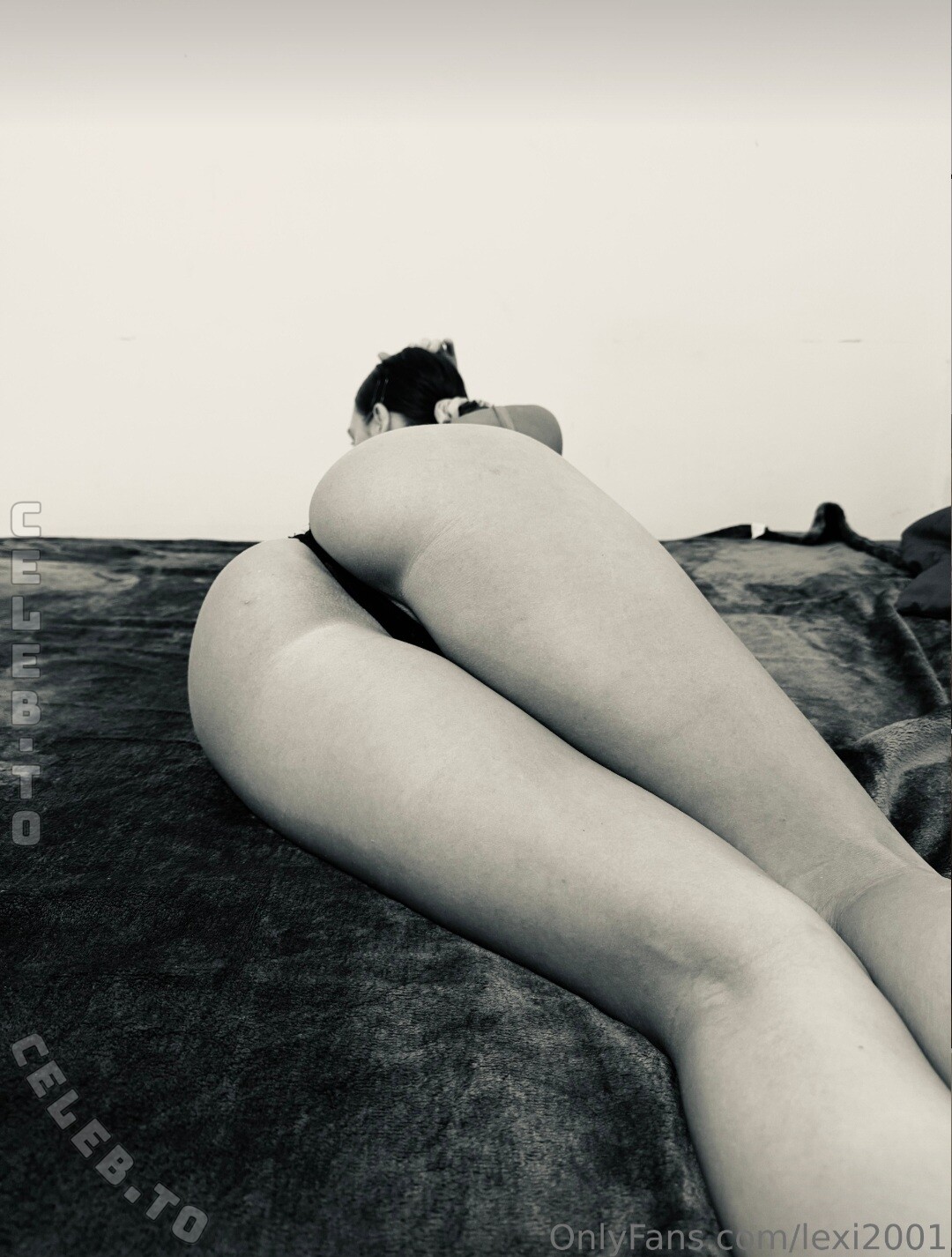 Lexi2001 nude photo 12