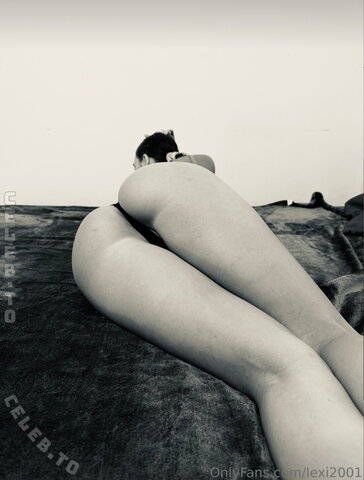 Lexi2001 nude photo 1