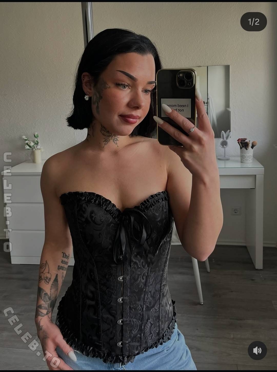 Lexxnie nude photo 2