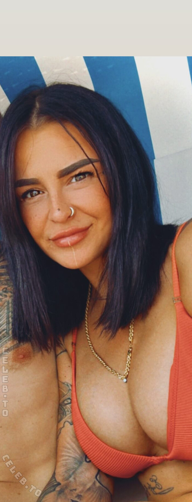 Leyalocaa nude photo 6