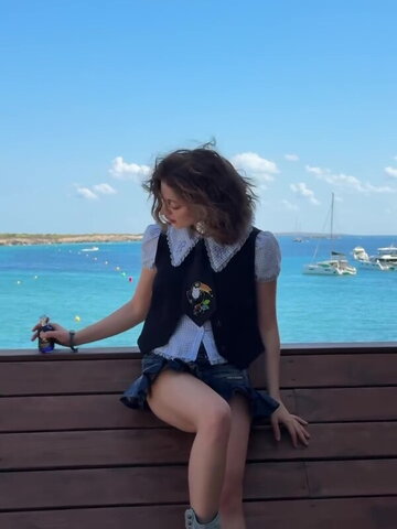 Leyla Afshonkar nude photo 2