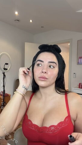 Leyla Lahouar nude photo 21