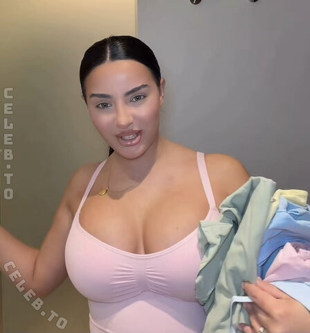 Leyla Lahouar nude photo 10