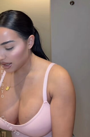 Leyla Lahouar nude photo 12