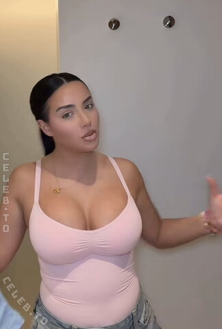 Leyla Lahouar nude photo 11