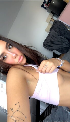 leylatwin nude photo 4