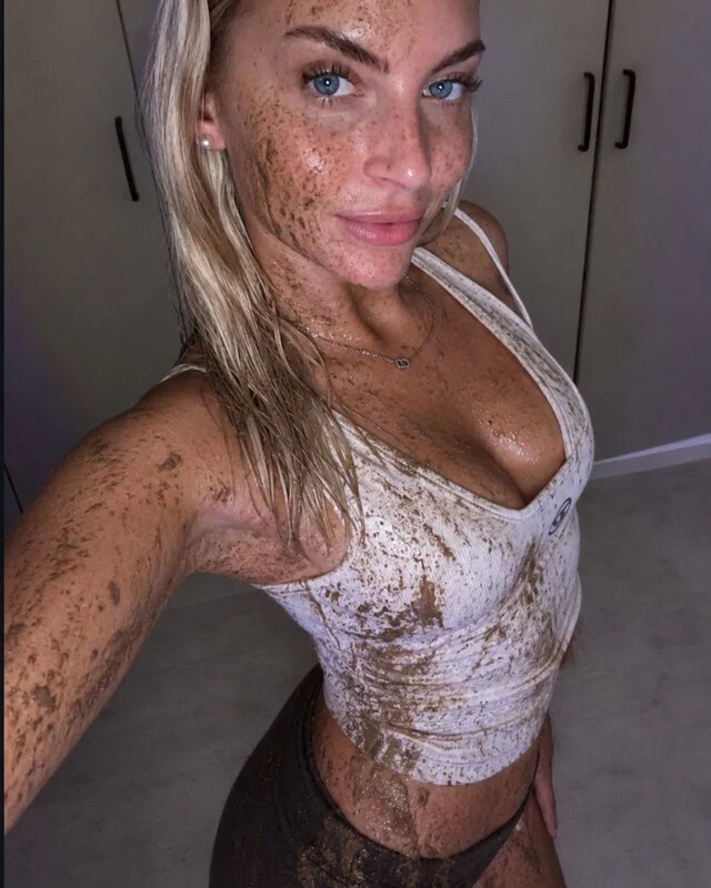 Lia Engel nude photo 1