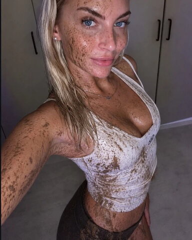 Lia Engel Sexy (2 photos)