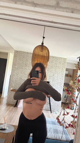 Lia Morano nude photo 1