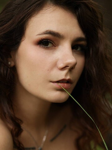 Lia Morano nude photo 4