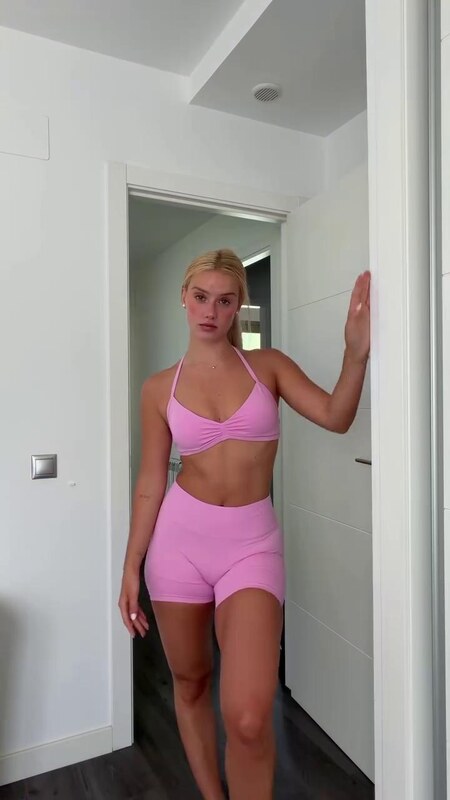 Lia Sikora nude photo 6