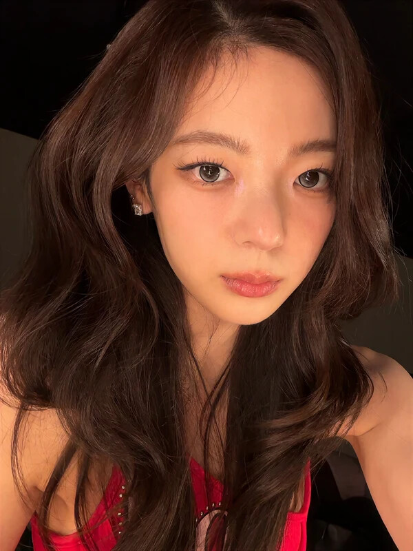 Lia nude photo 3