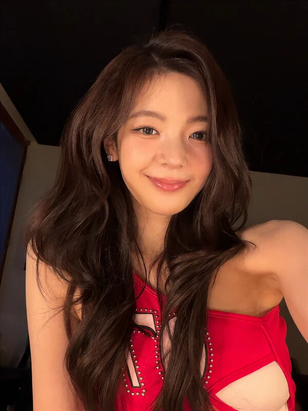 Lia nude photo 4