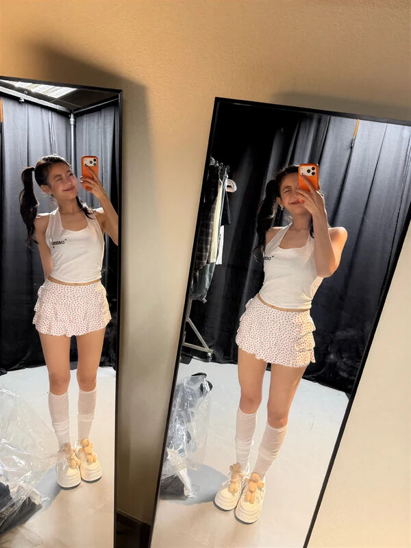 Lia nude photo 8