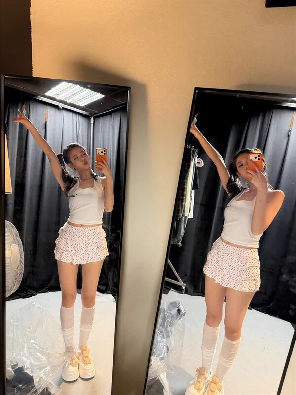 Lia nude photo 10