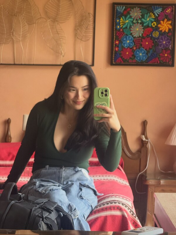 Liana Chau nude photo 4