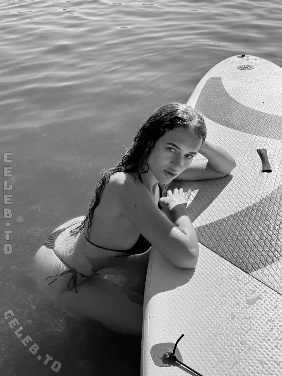 Lianadaria nude photo 1