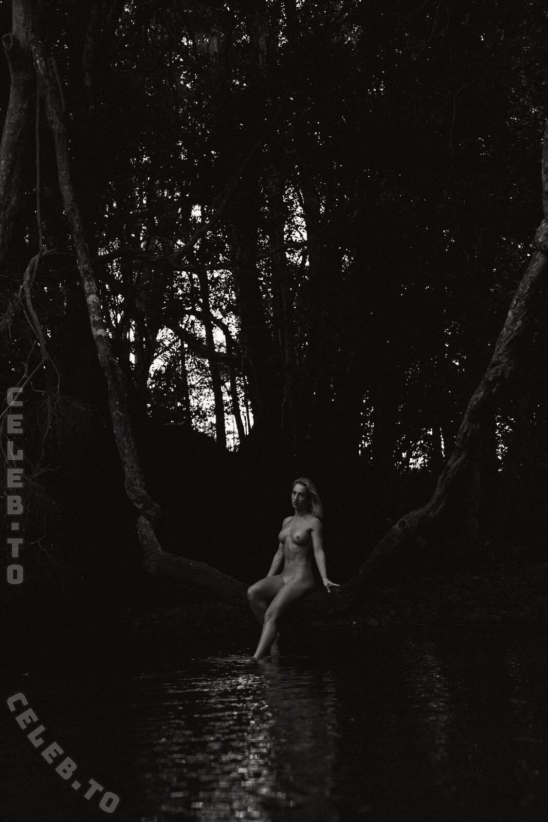 Liddiaa nude photo 17