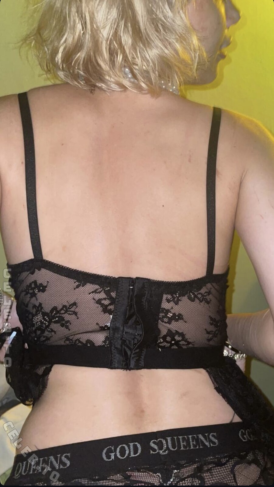 Lienne.aig nude photo 1