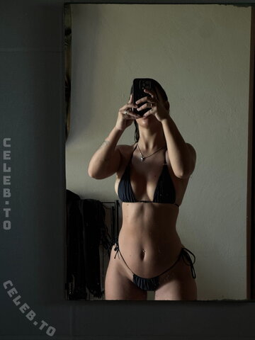 Likebaklava nude photo 11