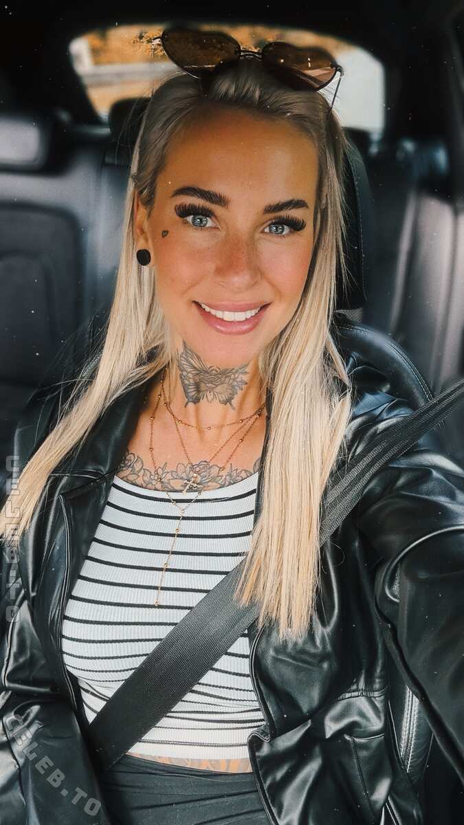 Likkifrost nude photo 1
