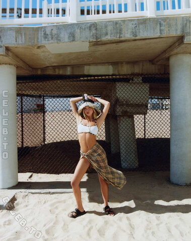 Lila Grace Moss nude photo 2