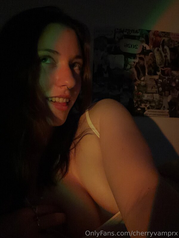 Lilah nude photo 22