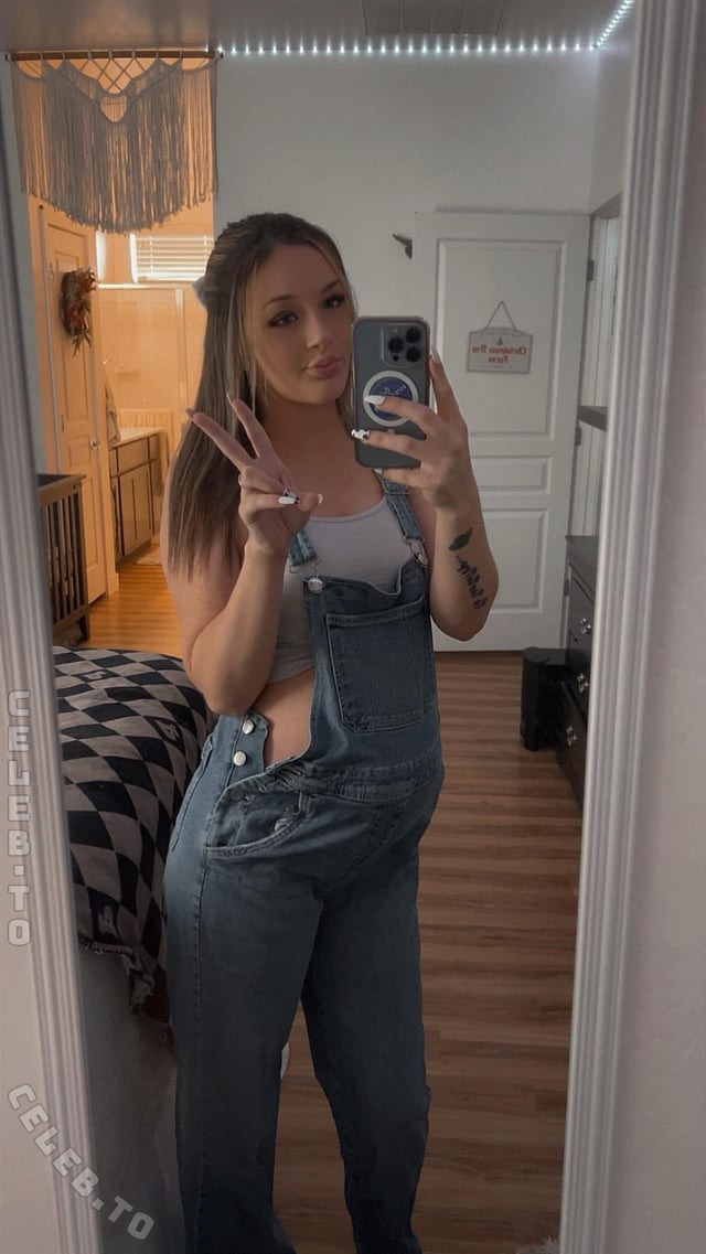 lilbabybear02 nude photo 12