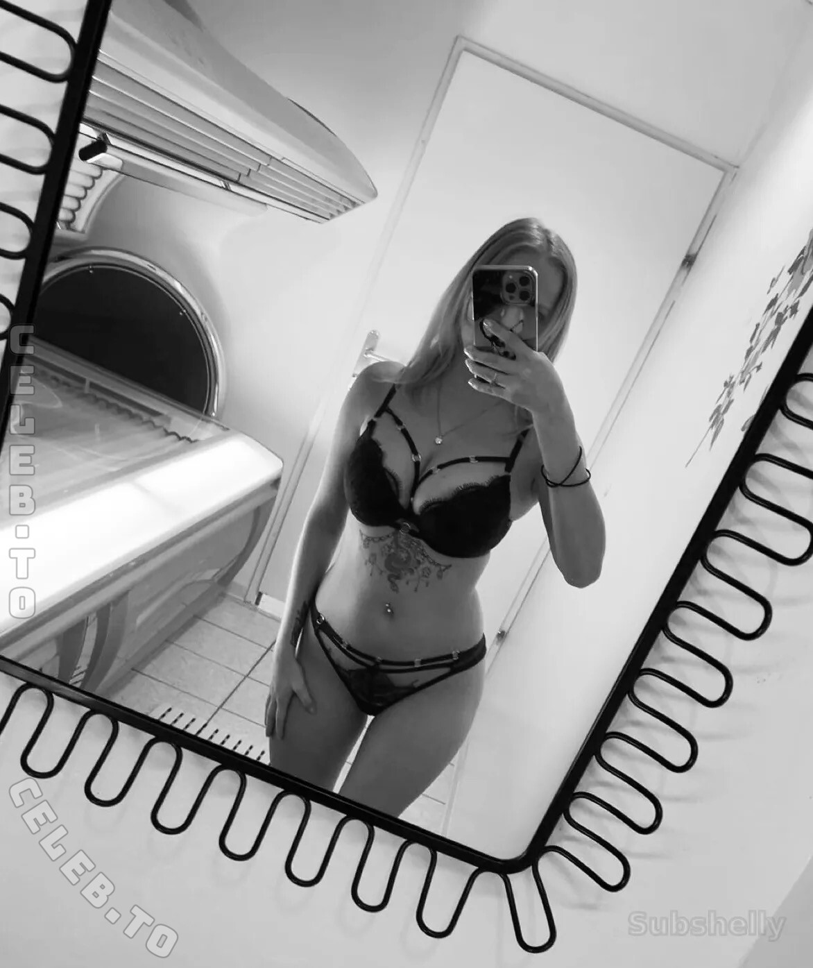 lilblondy99 nude photo 2