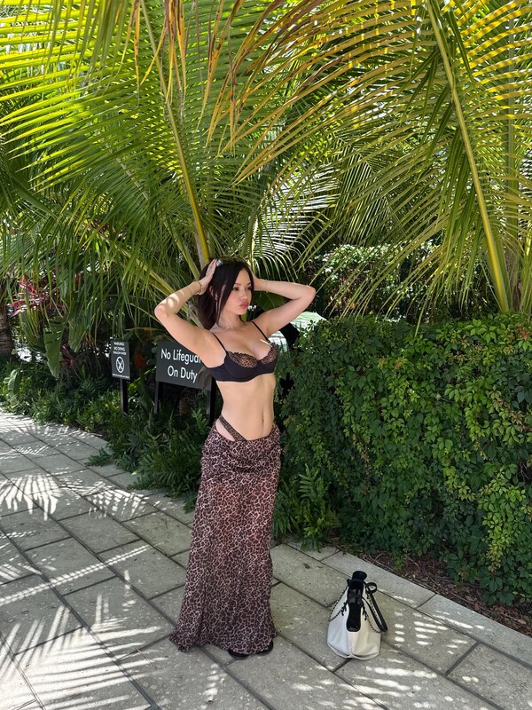 Lilchiipmunk nude photo 5