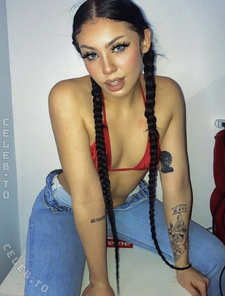 lilchrrybomb nude photo 10