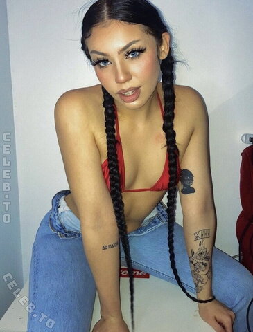 lilchrrybomb nude photo 2