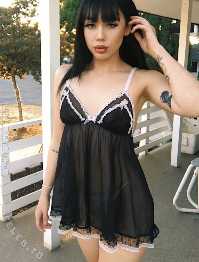 lilchrrybomb nude photo 11