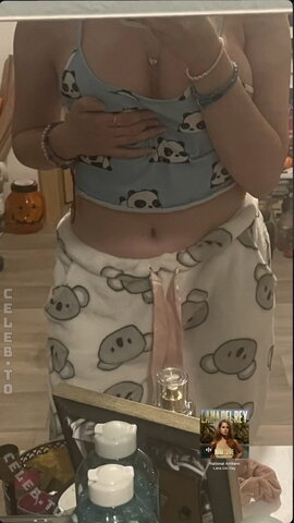 Lilcutebitch nude photo 23