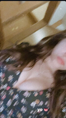 Lilcutebitch nude photo 18