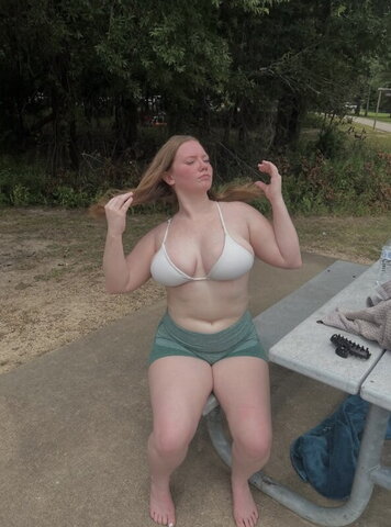 lil.haileyyn nude photo 3