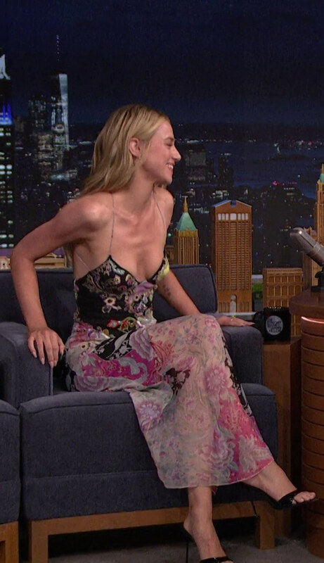 Lili Reinhart nude photo 6