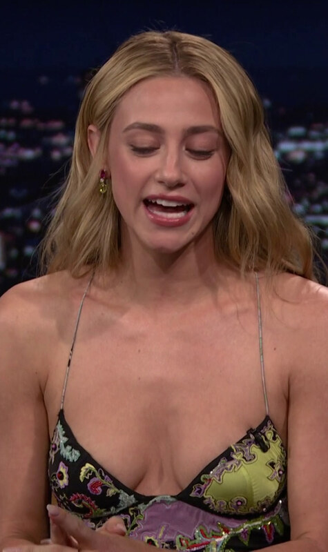 Lili Reinhart nude photo 19
