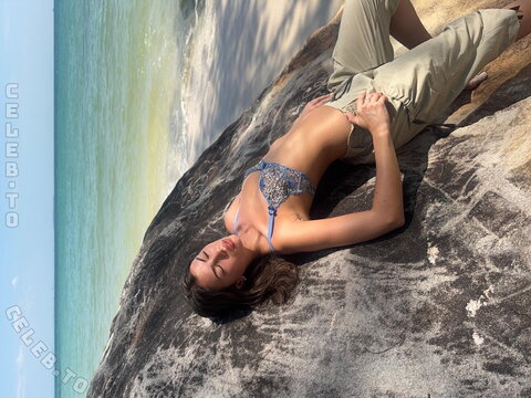 Lilian Loria – bikini feet and choking