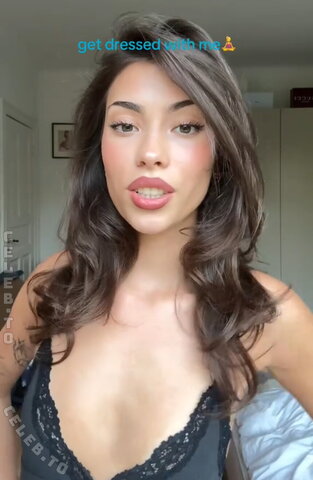 Lilian Loria nude photo 5